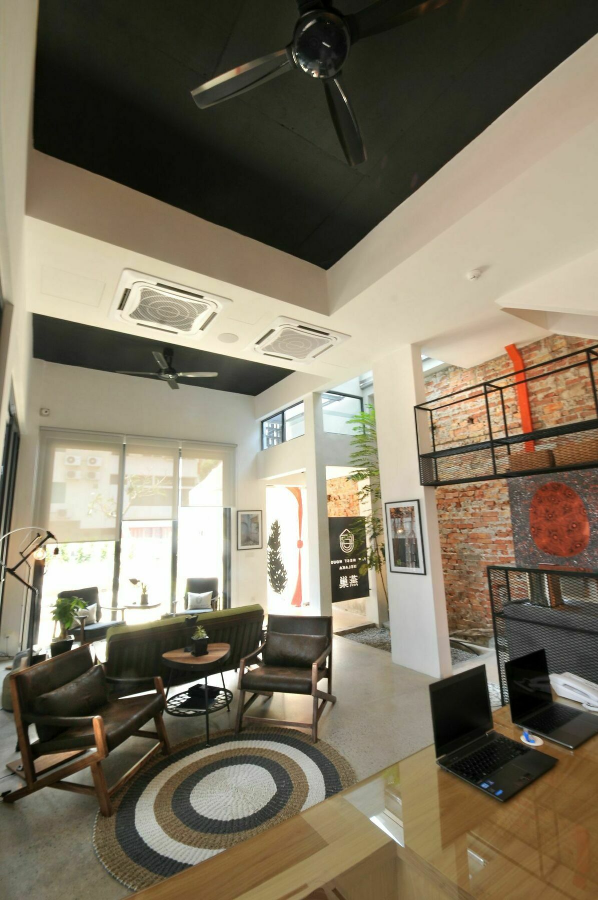 The Nest House Homestay *